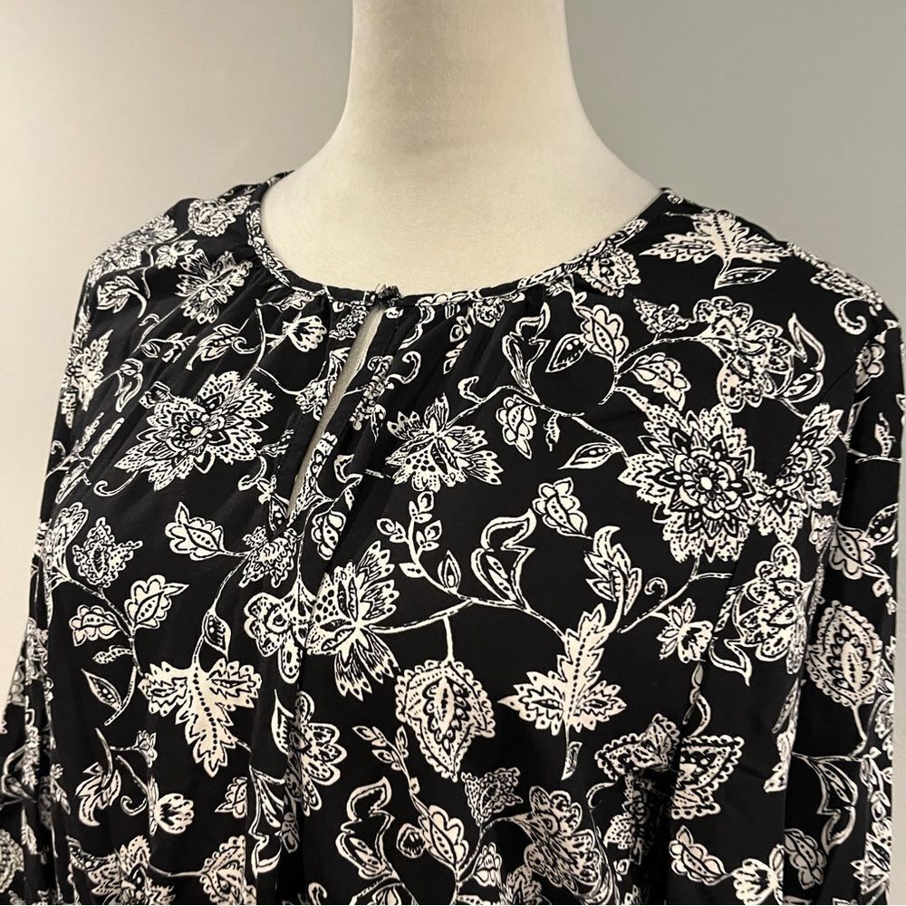 Old Navy Floral long sleeve Dress size medium‎ - Picture 2 of 12
